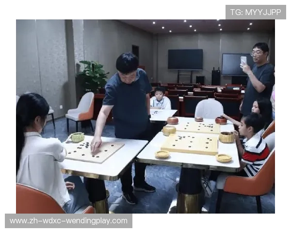 高清聚焦老挝围棋协会成立本土小棋手接受对弈指导画面纪实